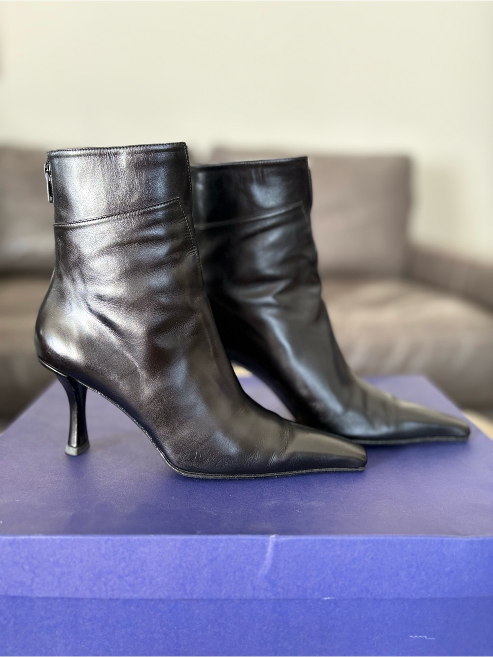 Stuart Weitzman Credenza Black Calf Leather Ankle Boots Y2K Pointed Toe Size 6
